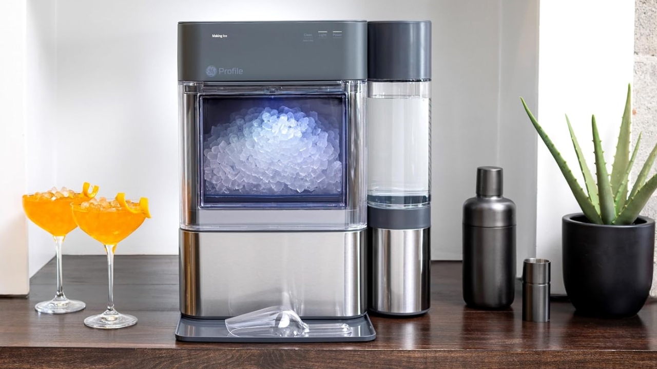 The Ultimate Portable Ice Maker Review: Your 2024 Guide