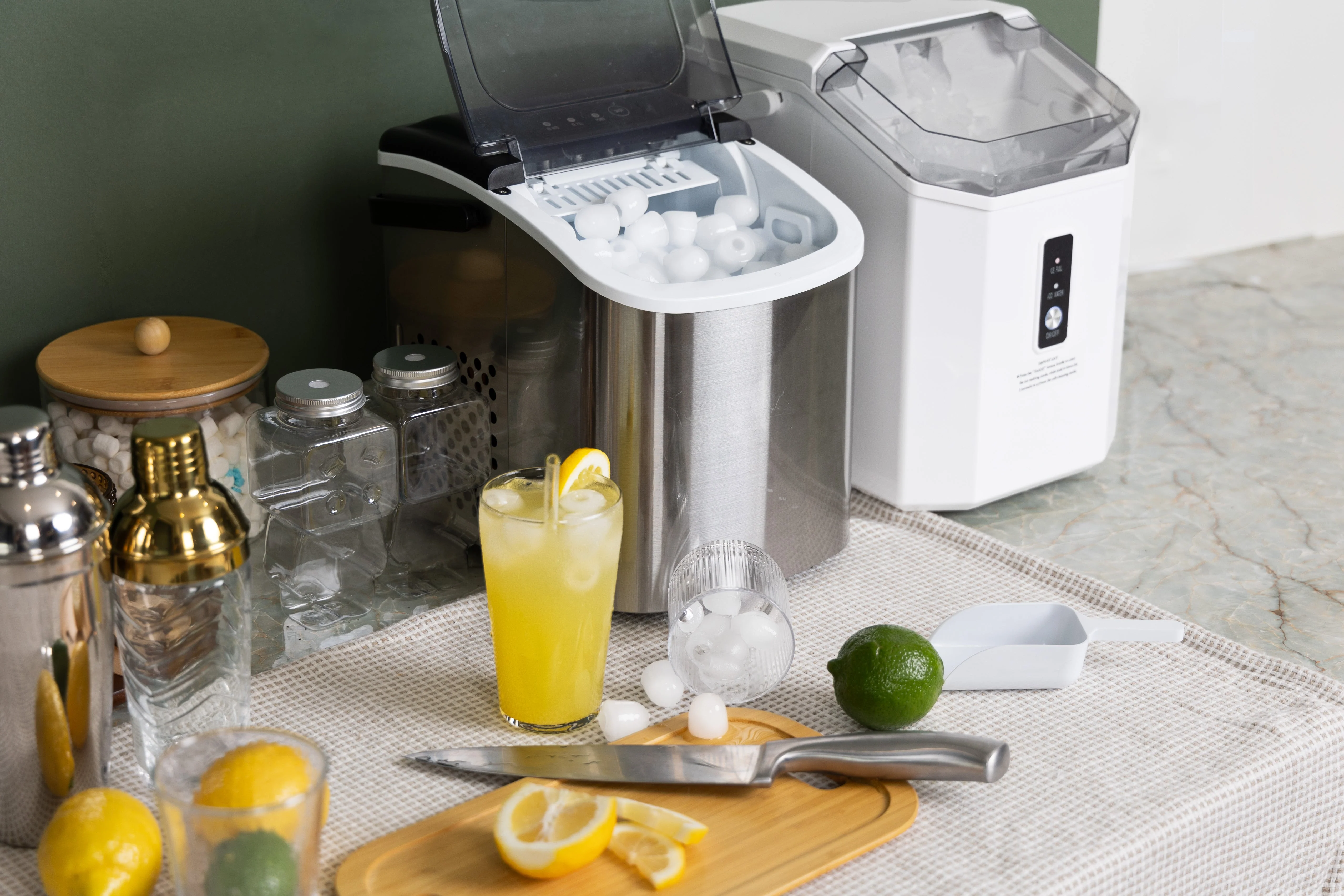 Nugget vs Bullet Ice Maker Comparison: The Ultimate Showdown