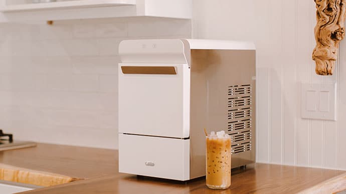The Ultimate Countertop Ice Maker Review: A 2024 Guide