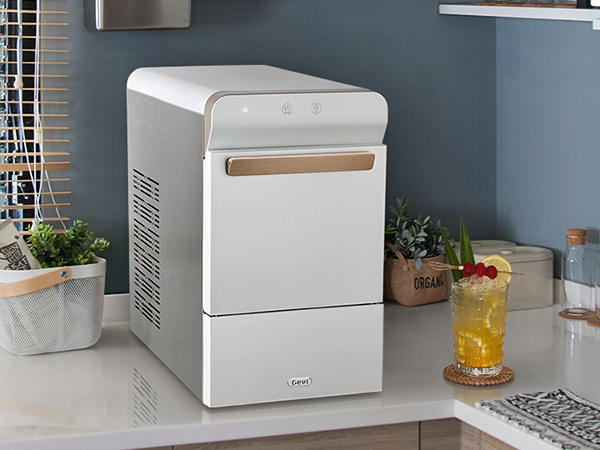 5-Star Stays: The Best Ice Maker for Airbnb Hosts